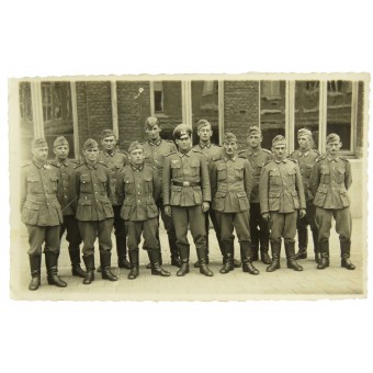Wehrmacht Infantry Unteroffizier med sin grupp i Frankrike. Espenlaub militaria